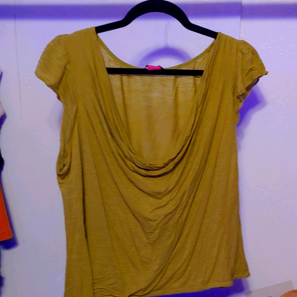 Olive green Sunny Leigh tee